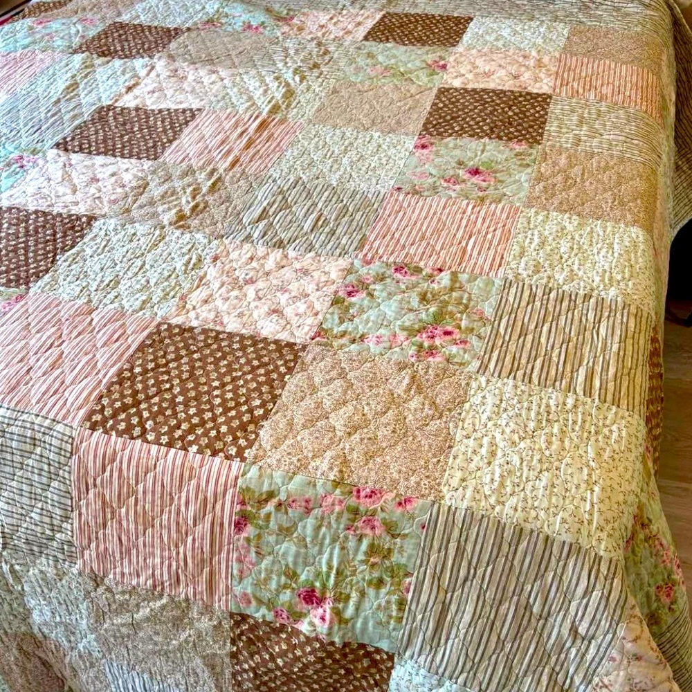 Vintage Floral shabby heirloom cottage Patchwork Quilt robin’s egg, pink,  brown - Picture 7 of 13